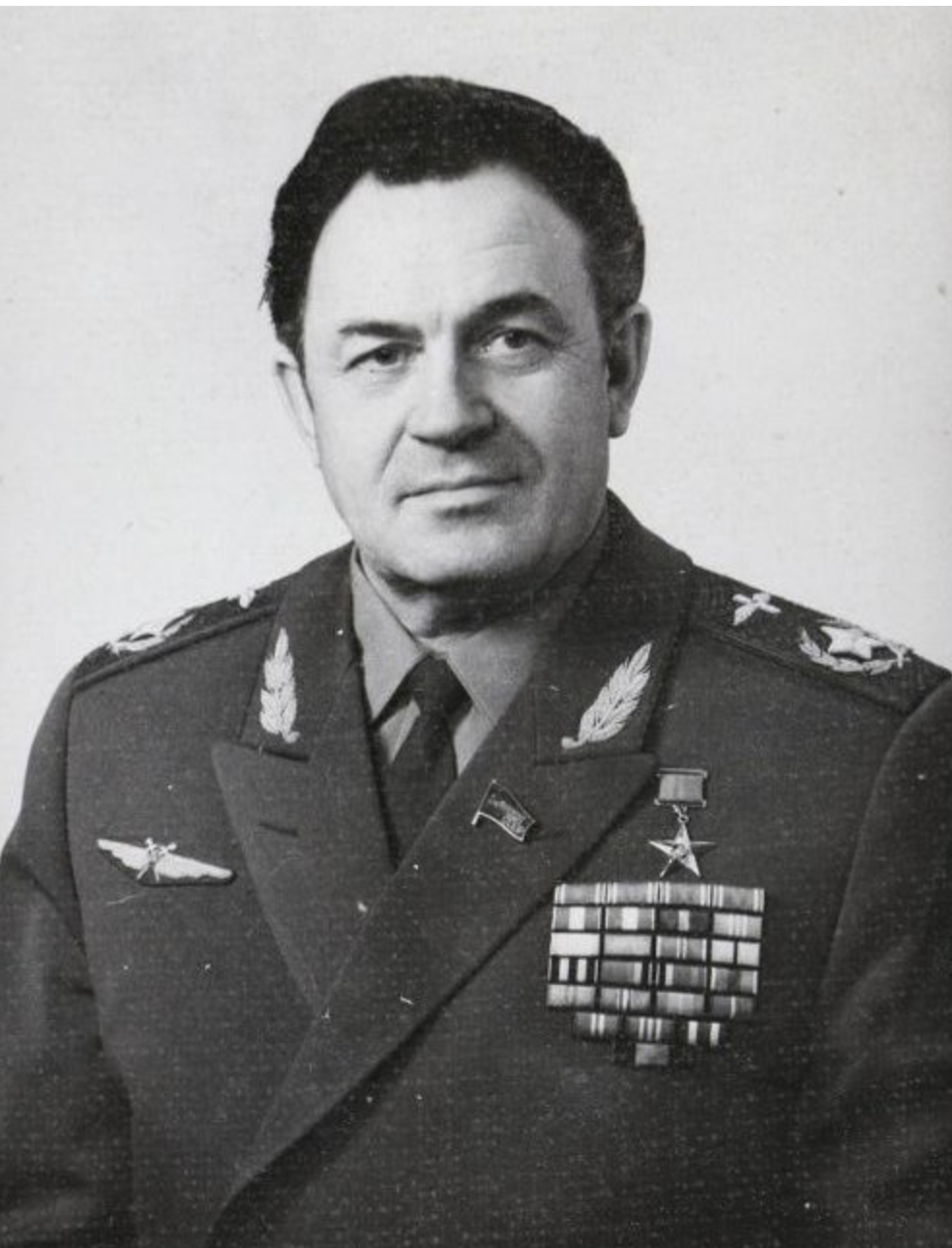 Министр авиации Бугаев.